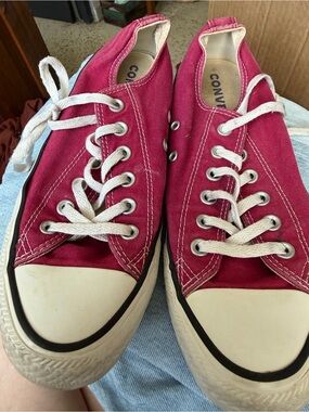 Size 8 converse